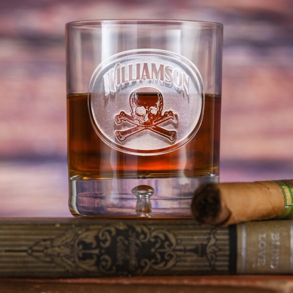 Flyingorbit Skull & Bones Crystal Whiskey Glass – Unique Engraved Tumbler